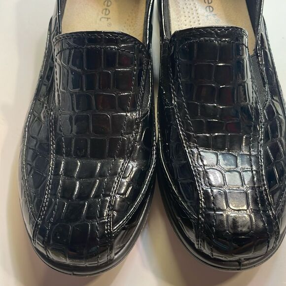 Instreet Womens Black Leather Slip On Alligator Pattern Shoes Sz 7.5 - Picture 12 of 13
